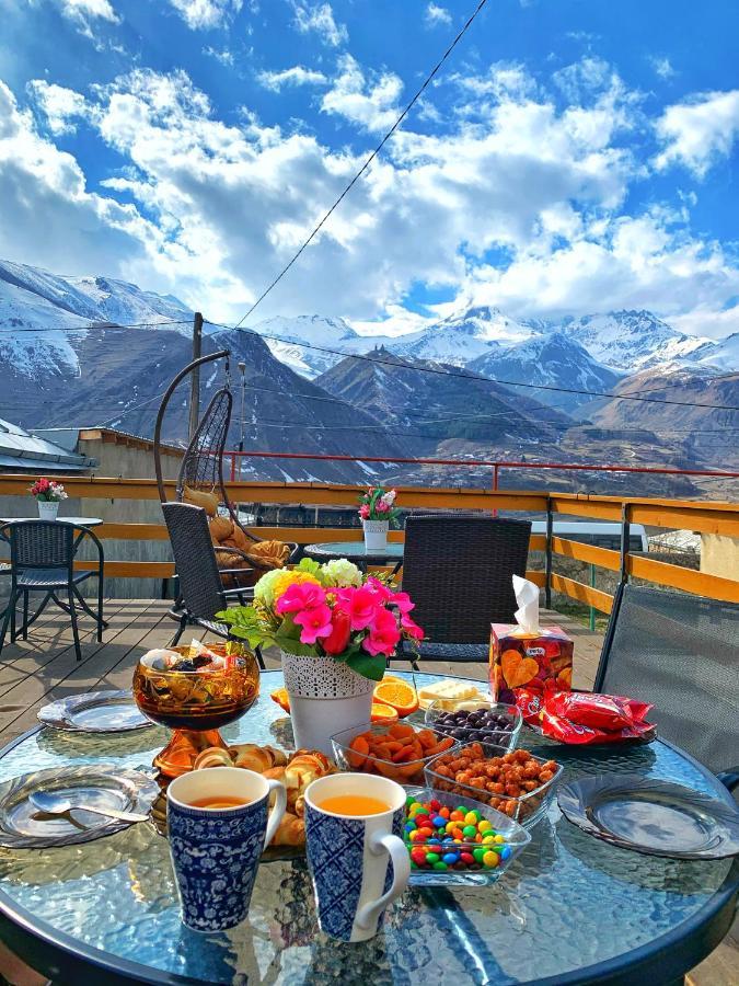 Hotel Elia Kazbegi Ngoại thất bức ảnh