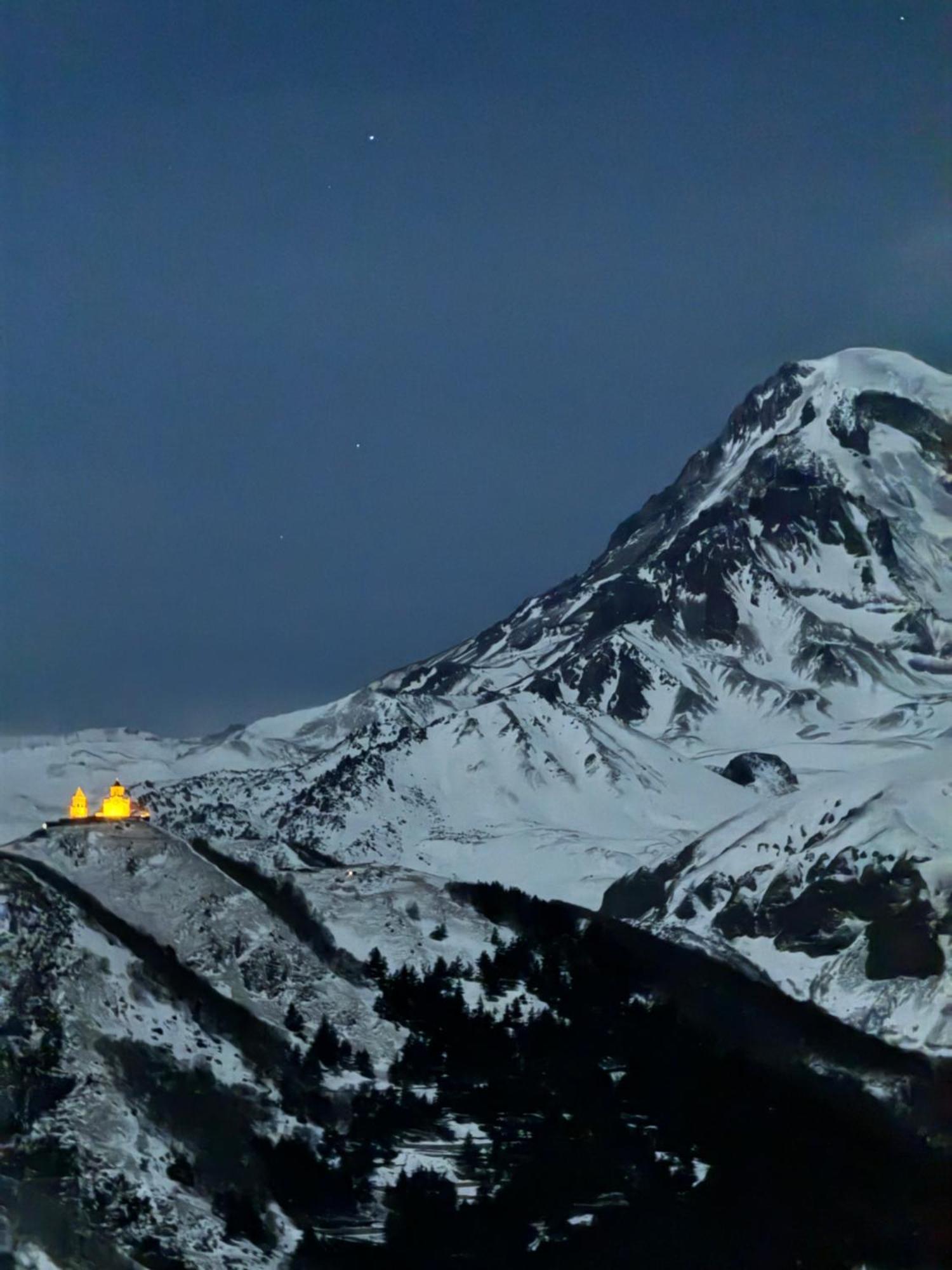 Hotel Elia Kazbegi Ngoại thất bức ảnh