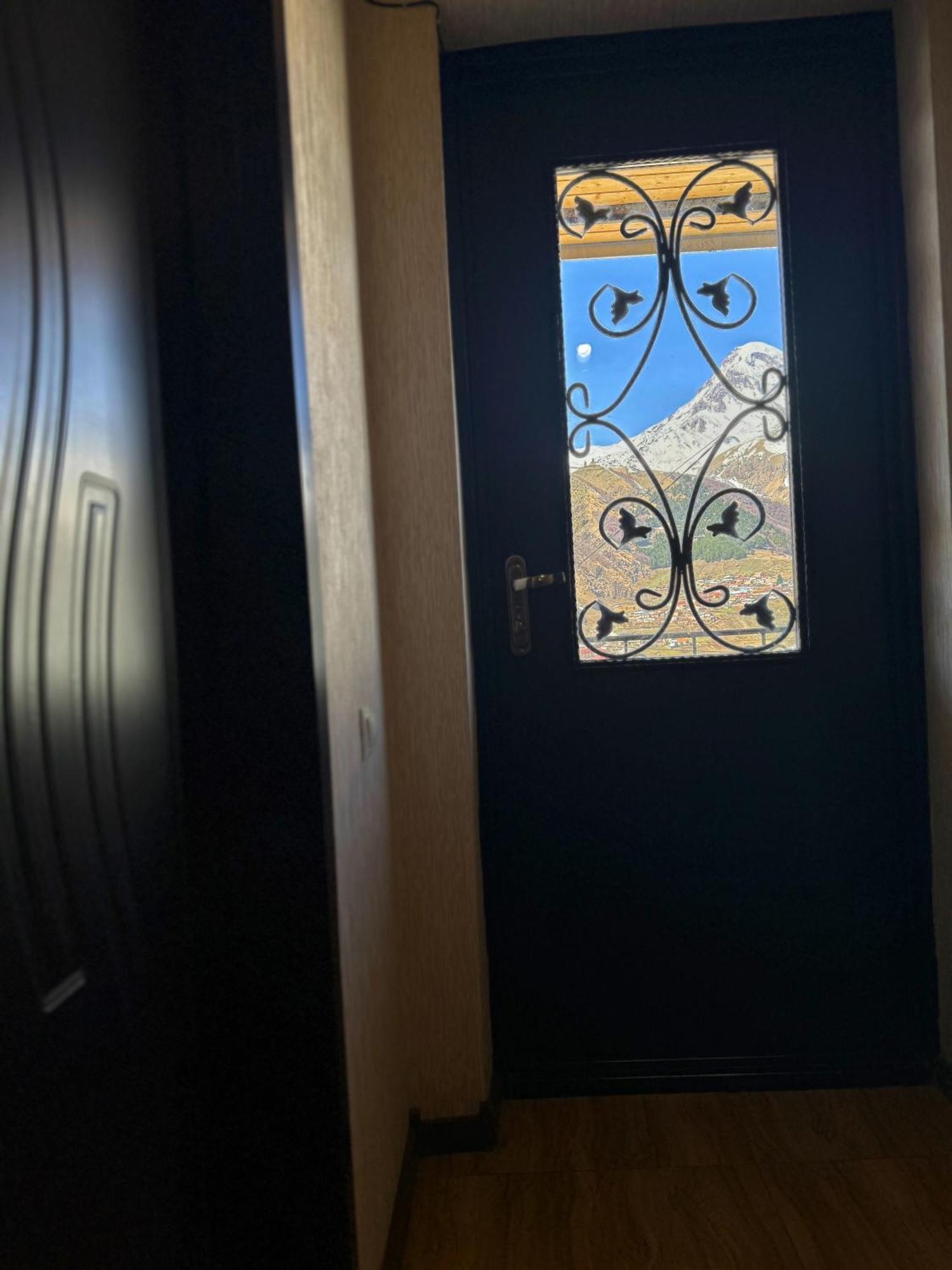 Hotel Elia Kazbegi Ngoại thất bức ảnh