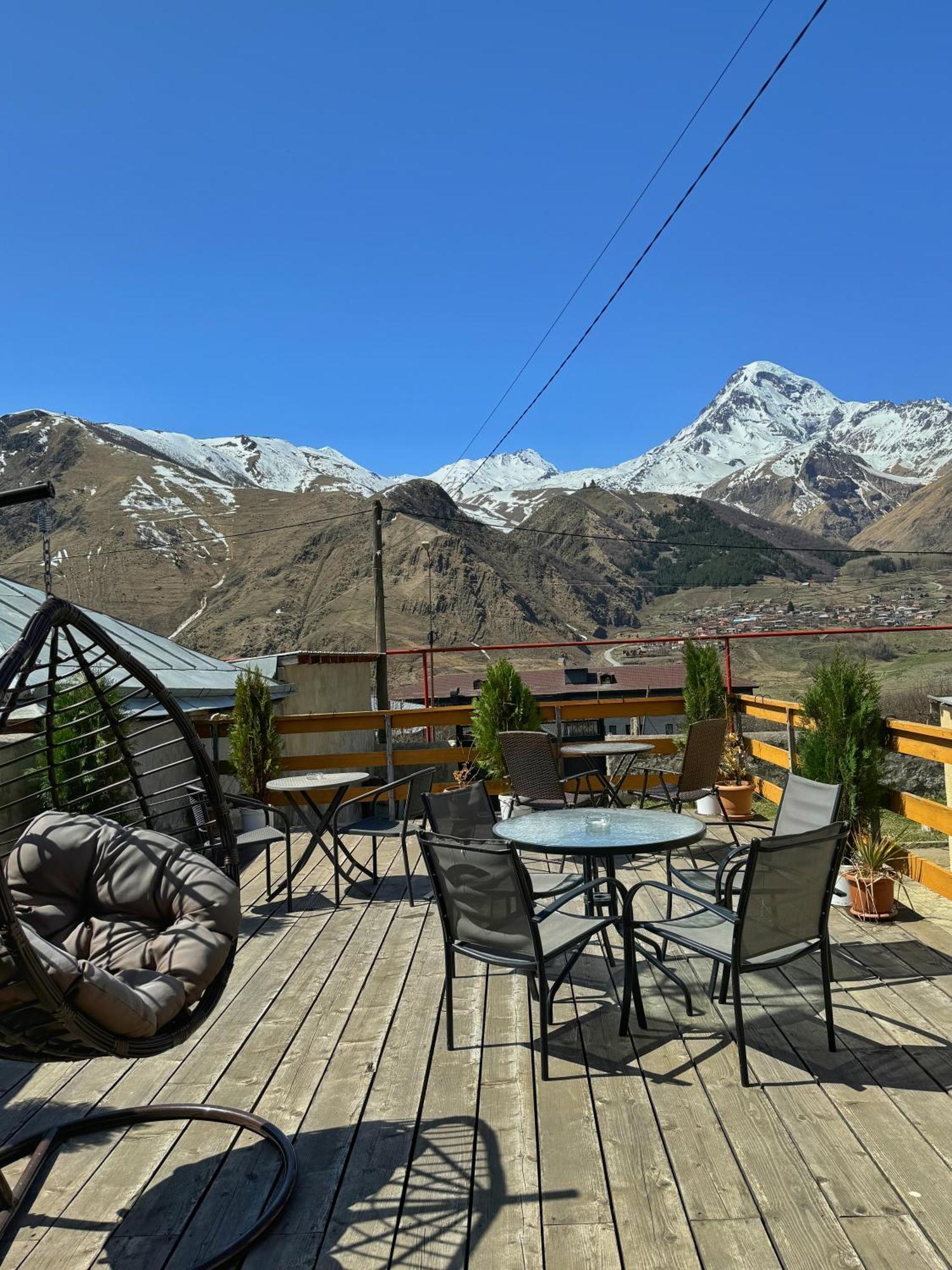Hotel Elia Kazbegi Ngoại thất bức ảnh