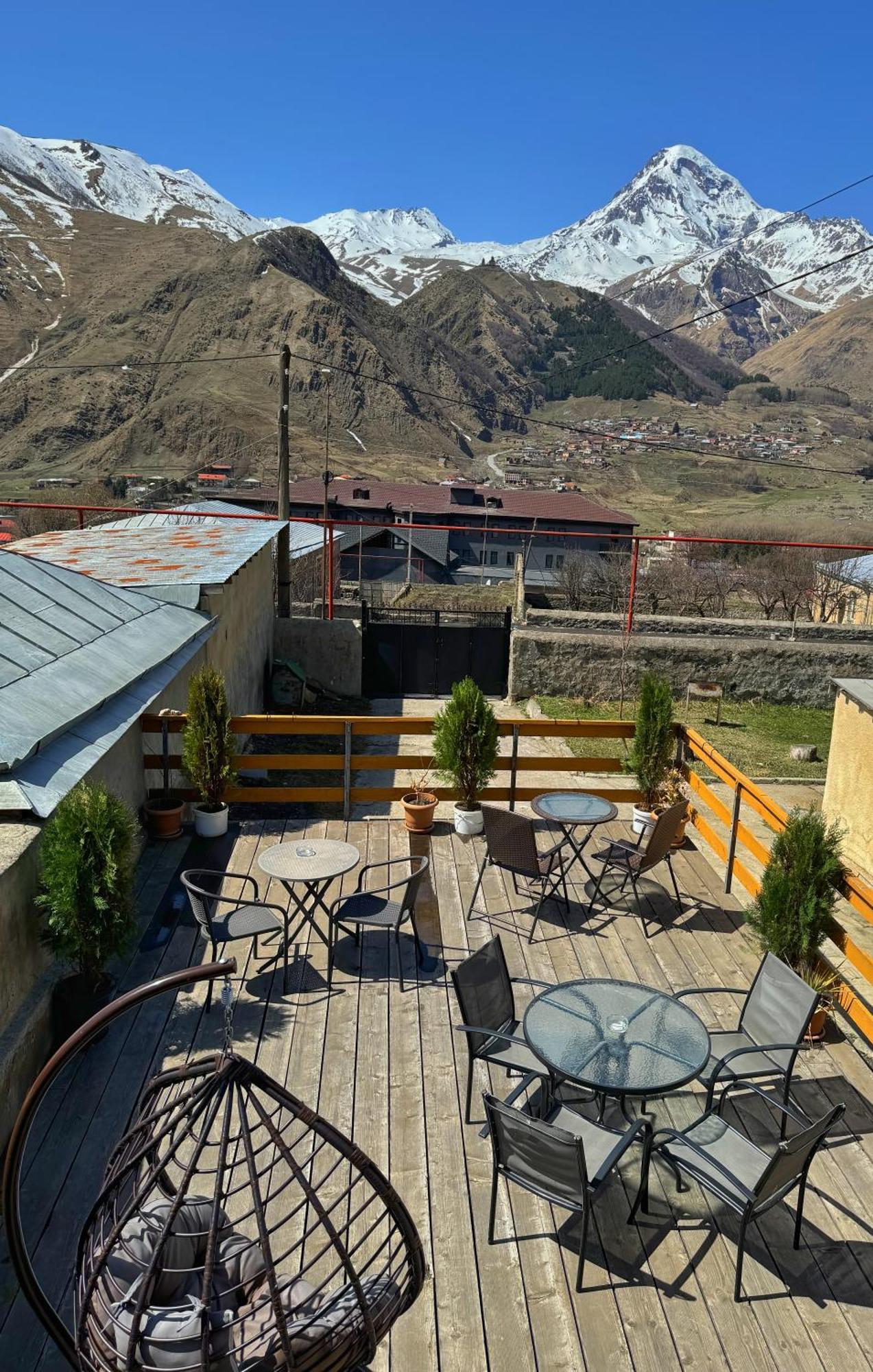 Hotel Elia Kazbegi Ngoại thất bức ảnh
