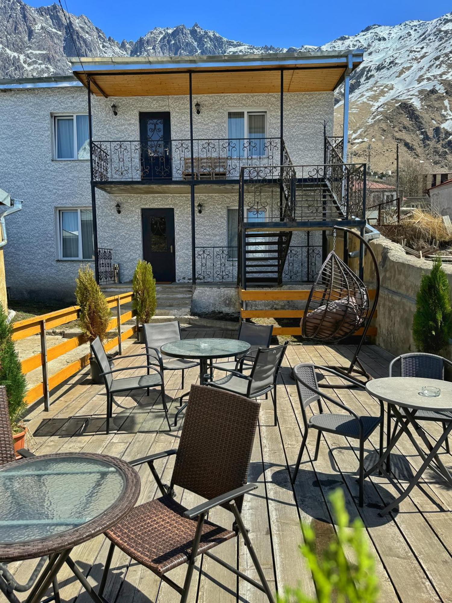 Hotel Elia Kazbegi Ngoại thất bức ảnh