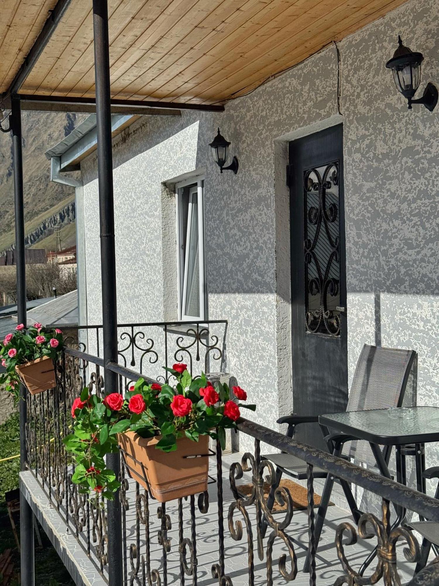 Hotel Elia Kazbegi Ngoại thất bức ảnh
